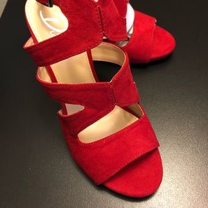 NWT Diba London Red Suede Heels size 8